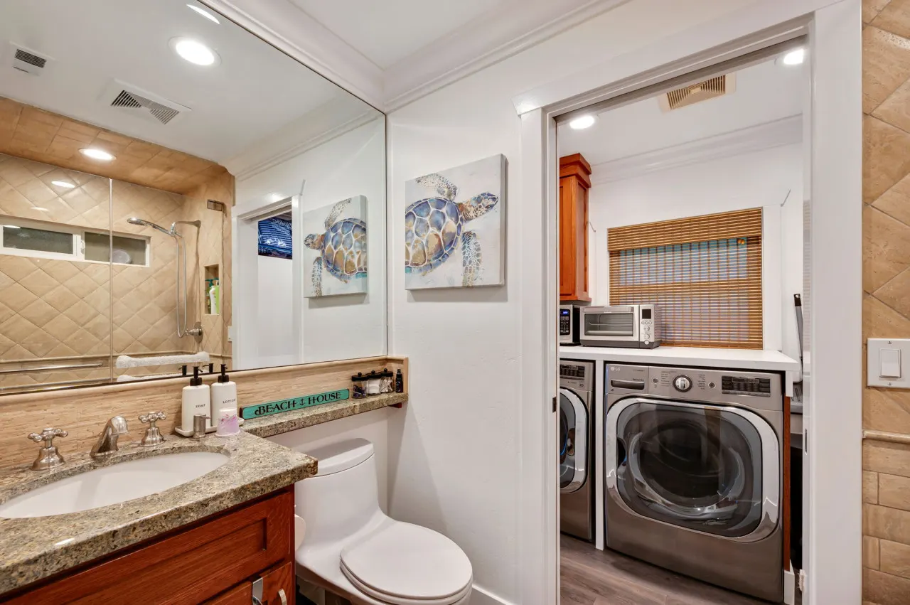 Cottage on 14th - 7 Blocks To Beach, XBOX, Bikes, Pets 19