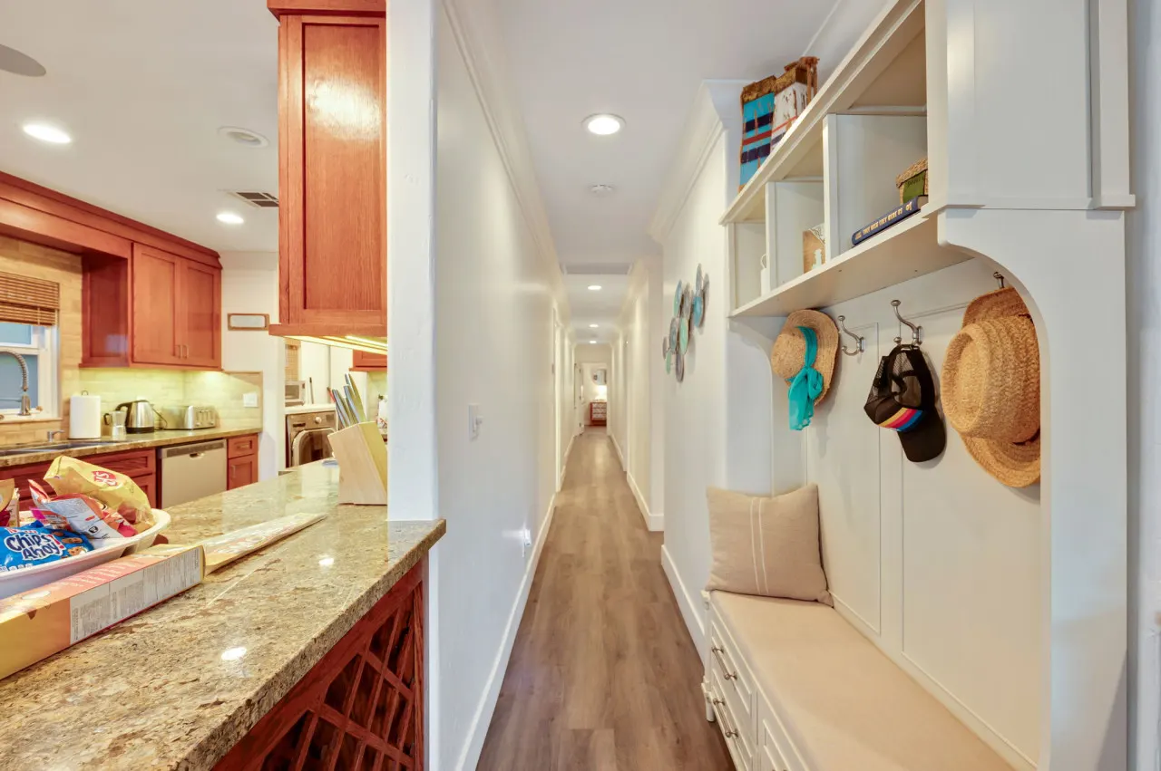 Cottage on 14th - 7 Blocks To Beach, XBOX, Bikes, Pets 20