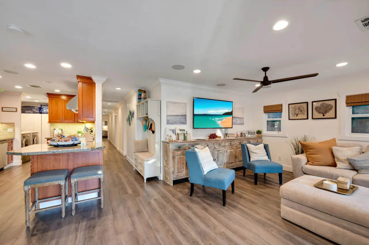 Cottage on 14th - 7 Blocks To Beach, XBOX, Bikes, Pets 8