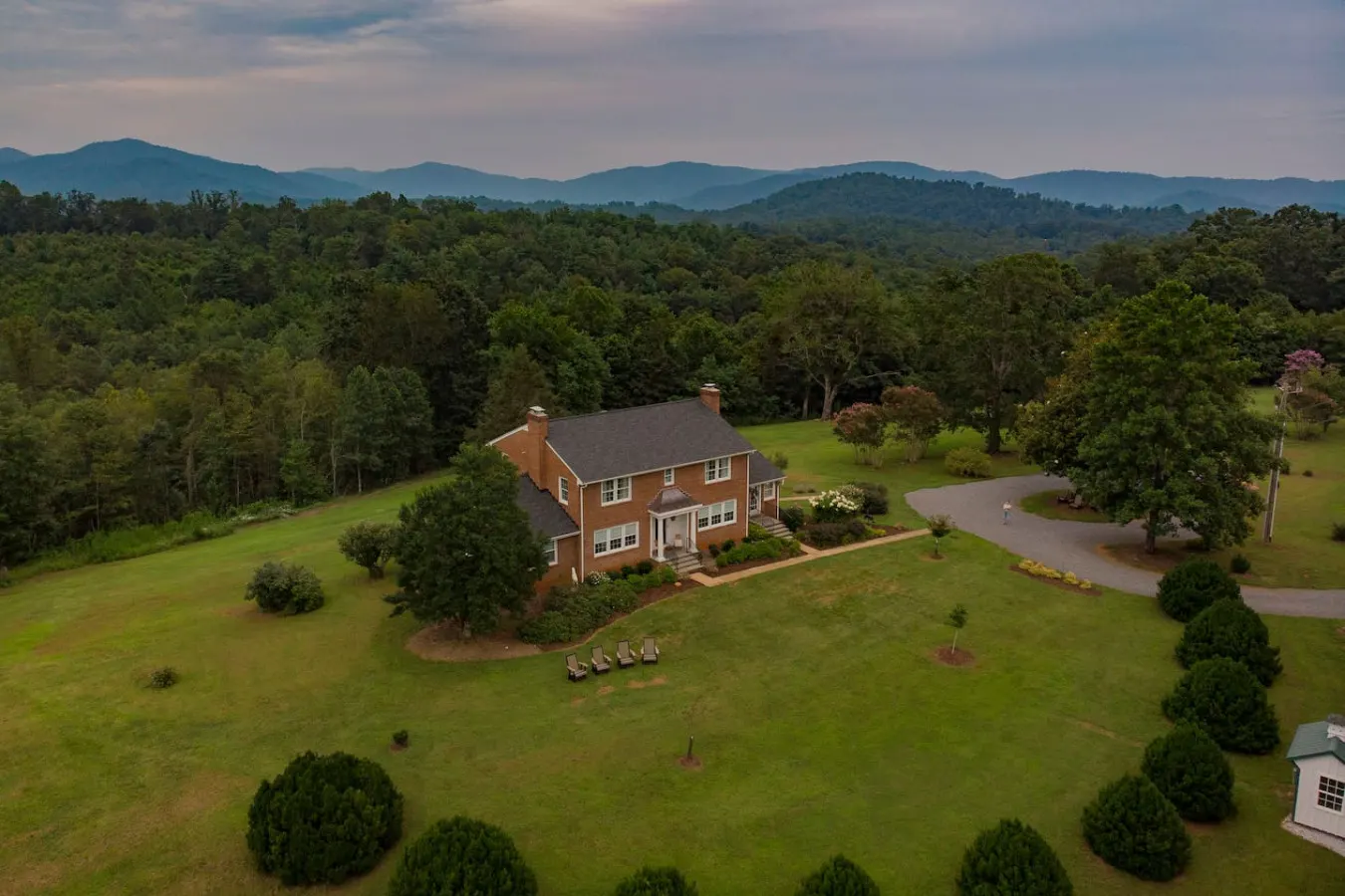 Sunset Pointe - Fire Pit | Walking Trails & Creek!