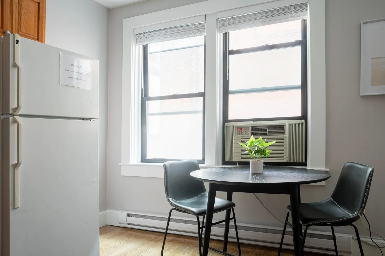 1br in Heart of Theater District Walk Anywhere! 10