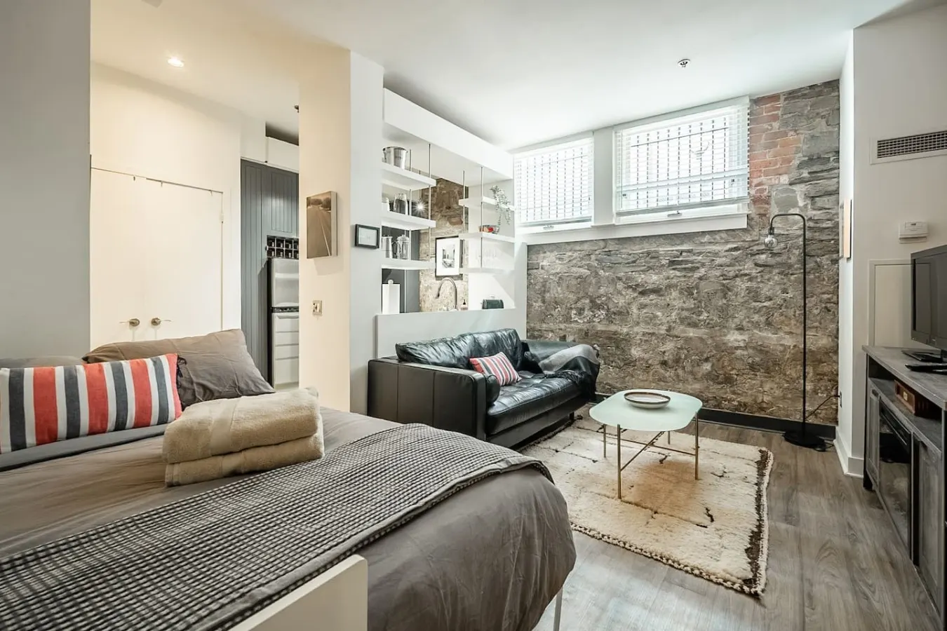 Lower-Level Studio Historic Charm King West 1