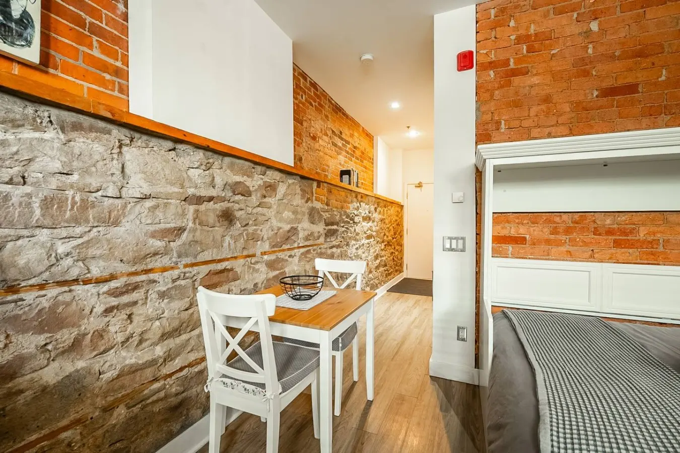 Lower-Level Studio Historic Charm King West 12