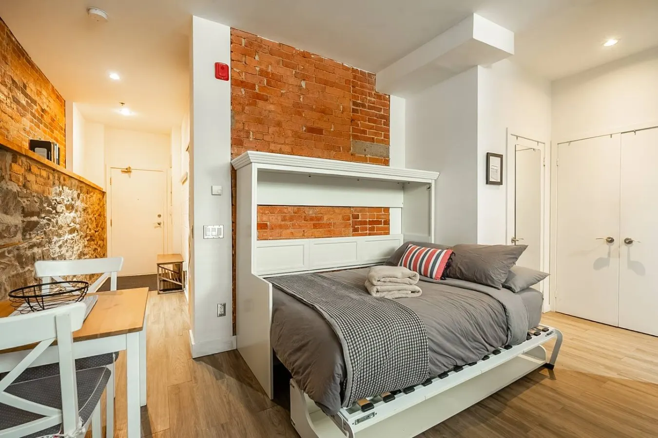 Lower-Level Studio Historic Charm King West 15