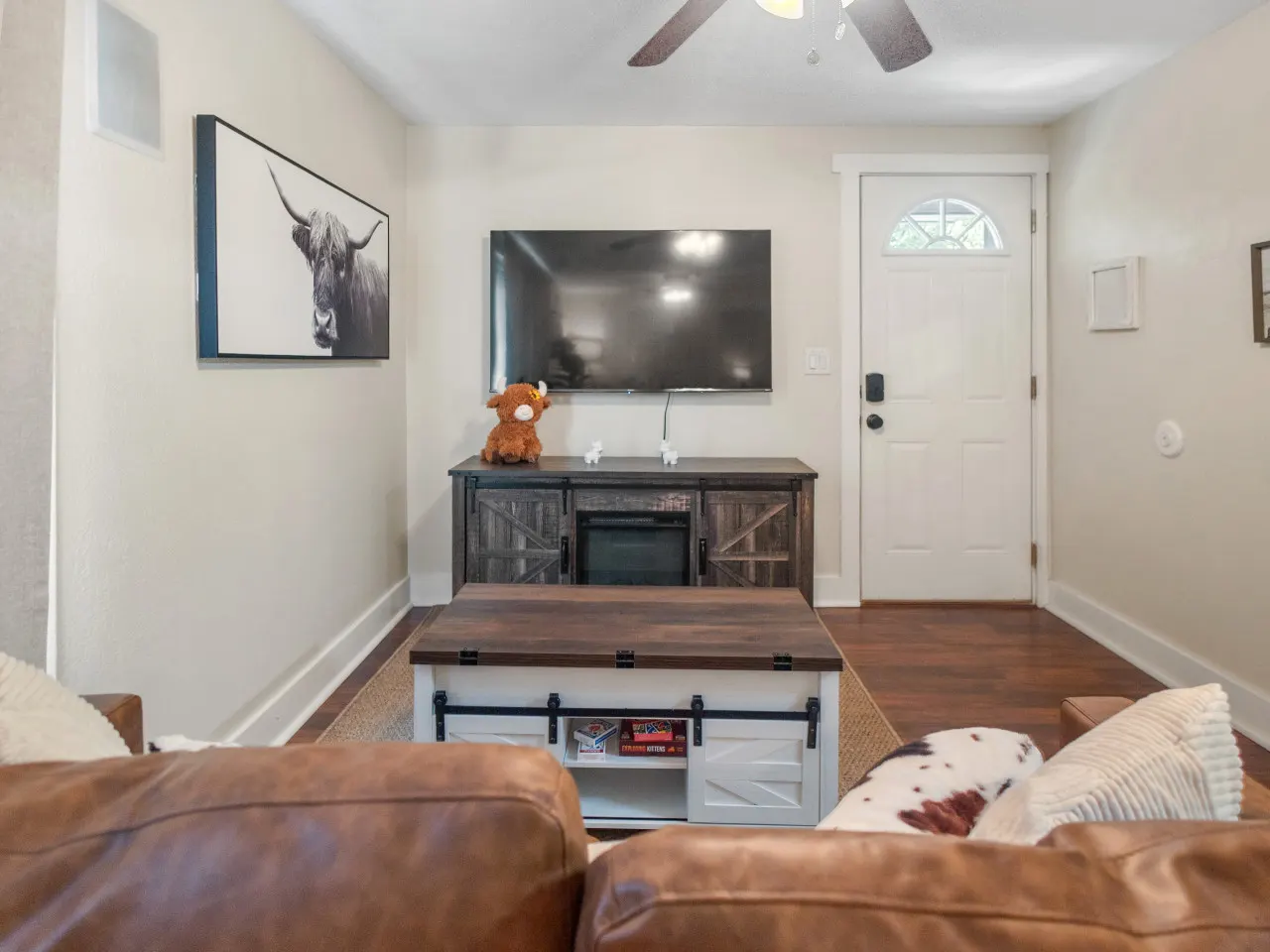 Pet-Friendly Free Garage Parking Close to Downtown, UNL & Haymarket! 17