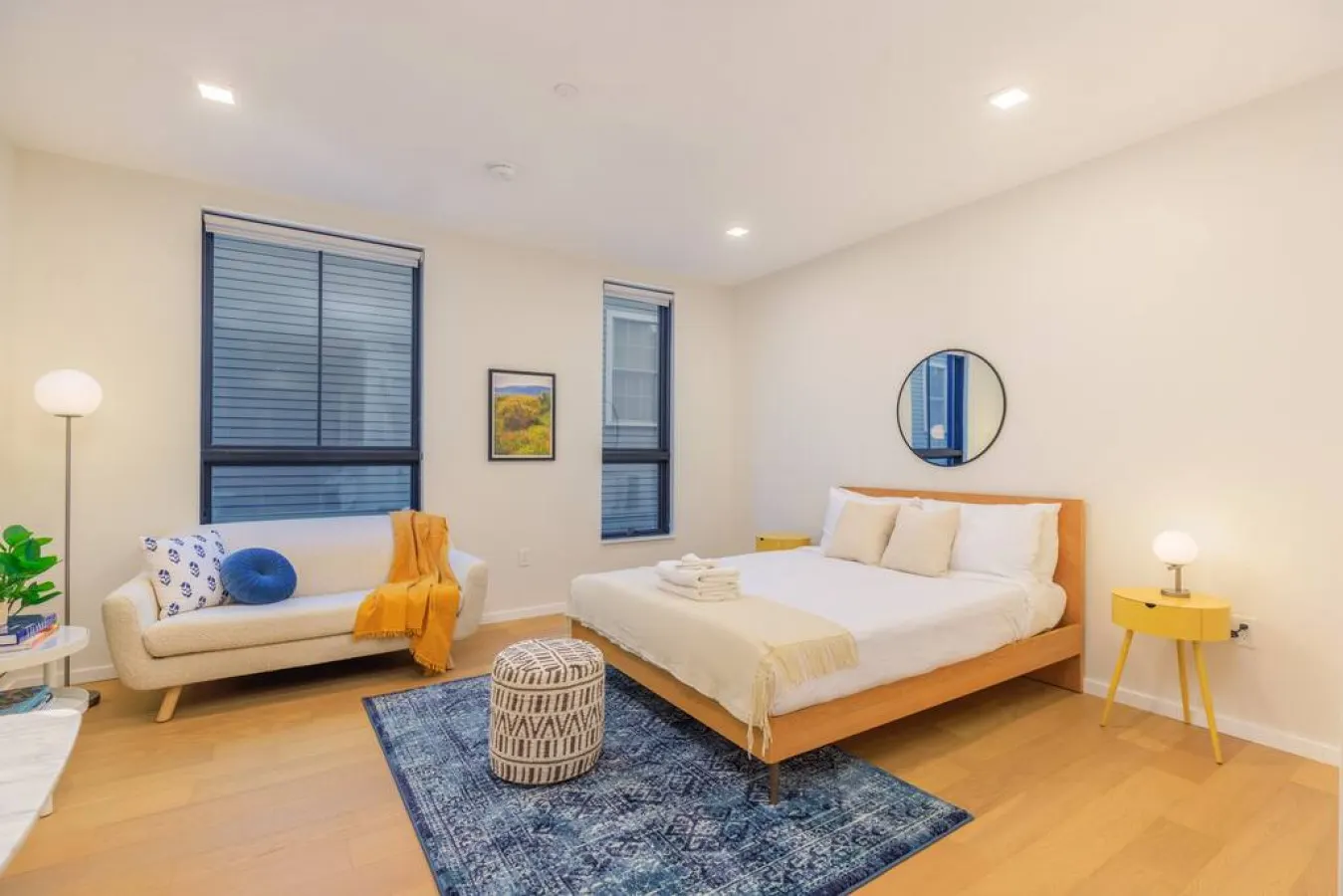 Spacious Mission Hill Studio! 2