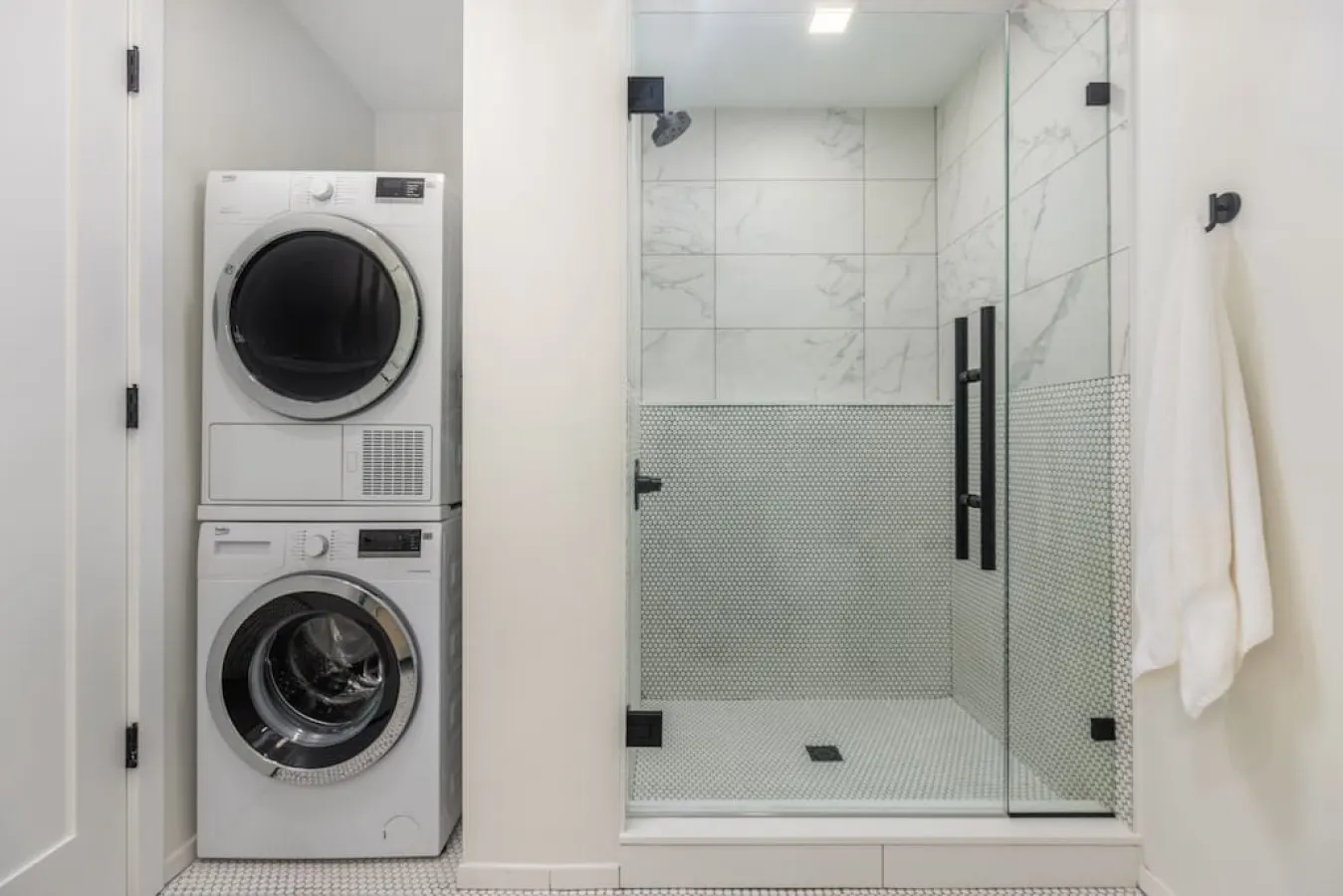 Spacious Mission Hill Studio! 10