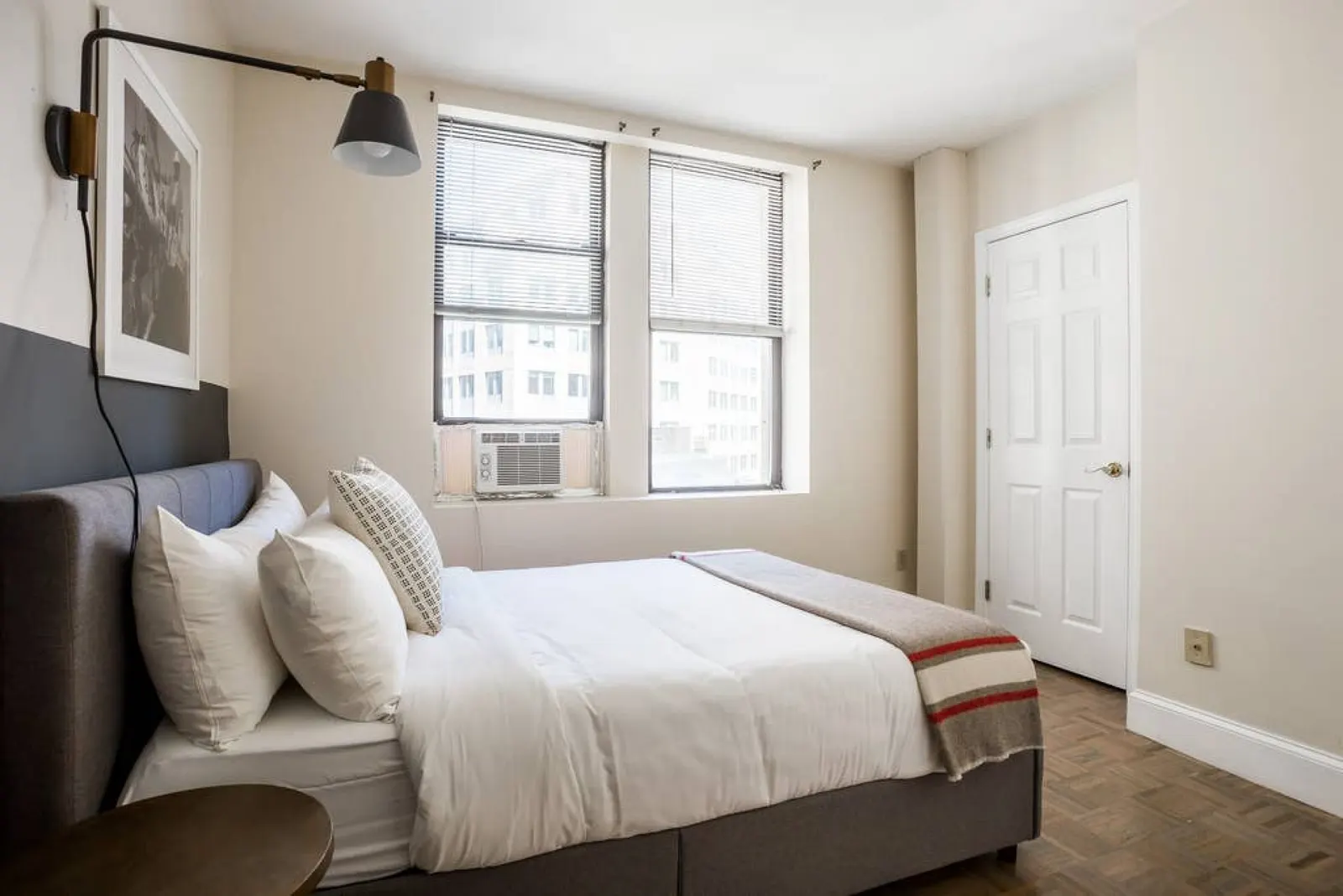Elegant 2BD/2BA furnished apartment in FiDi 12