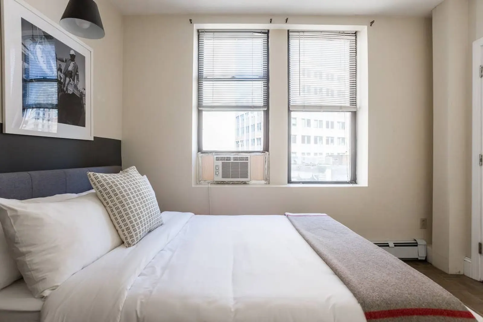 Elegant 2BD/2BA furnished apartment in FiDi 13