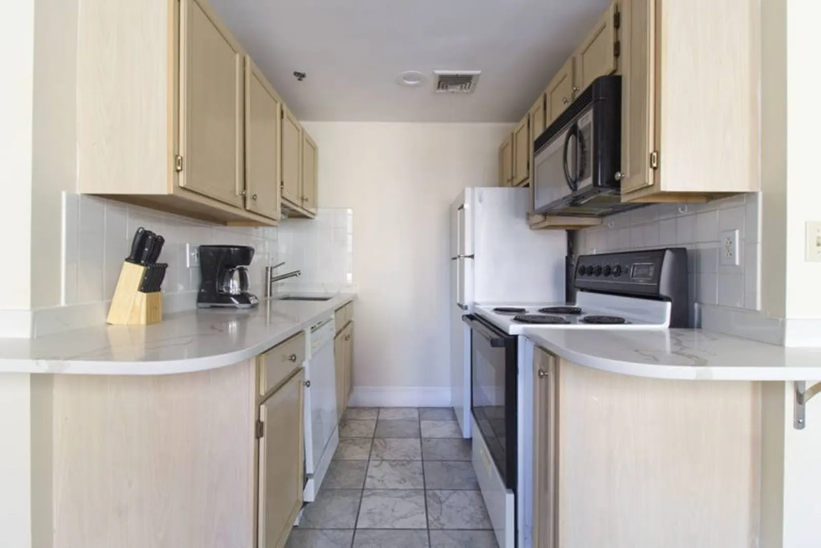 Elegant 2BD/2BA furnished apartment in FiDi 7