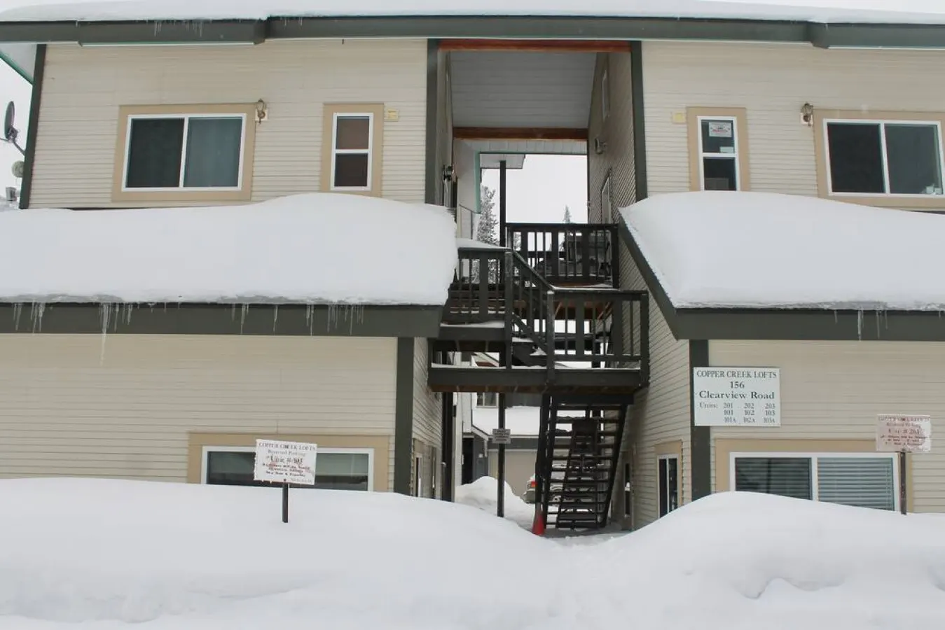 Apex Mountain ~ The Snuggle Inn - BC Reg#PM901892022 2