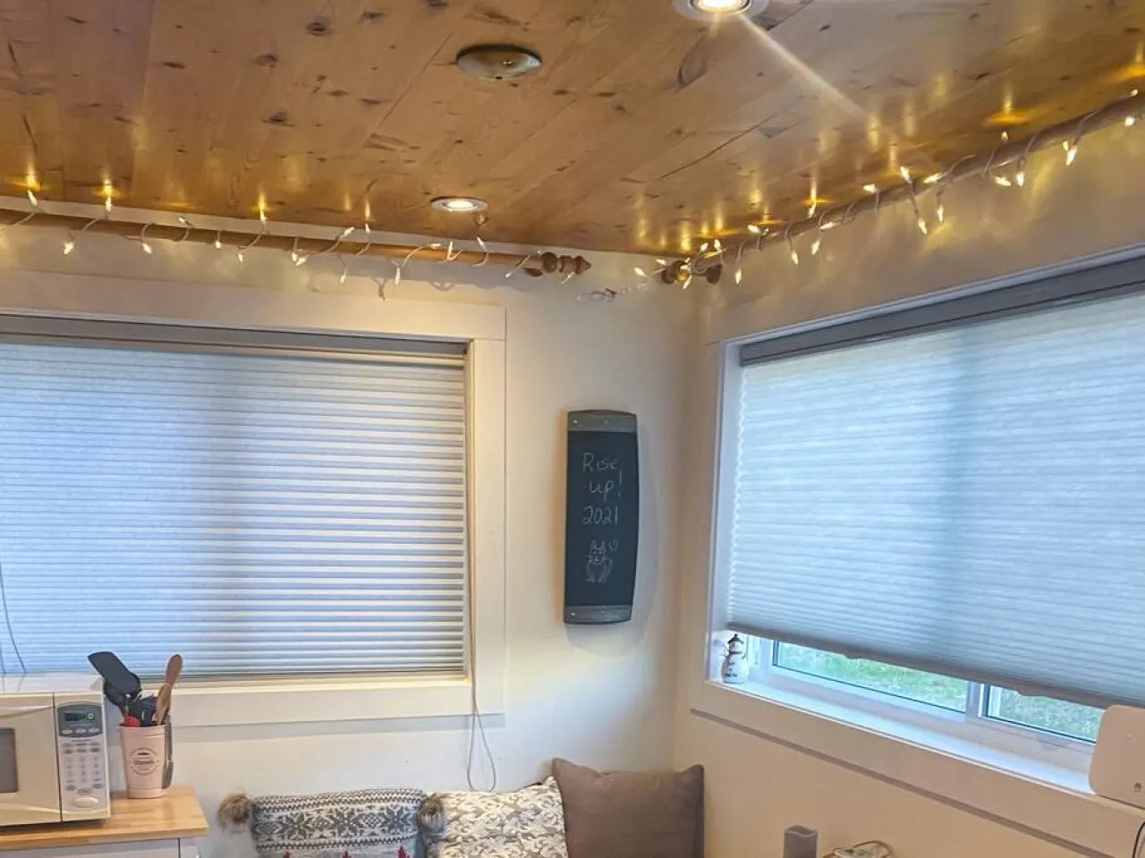 Apex Mountain ~ The Snuggle Inn - BC Reg#PM901892022 9