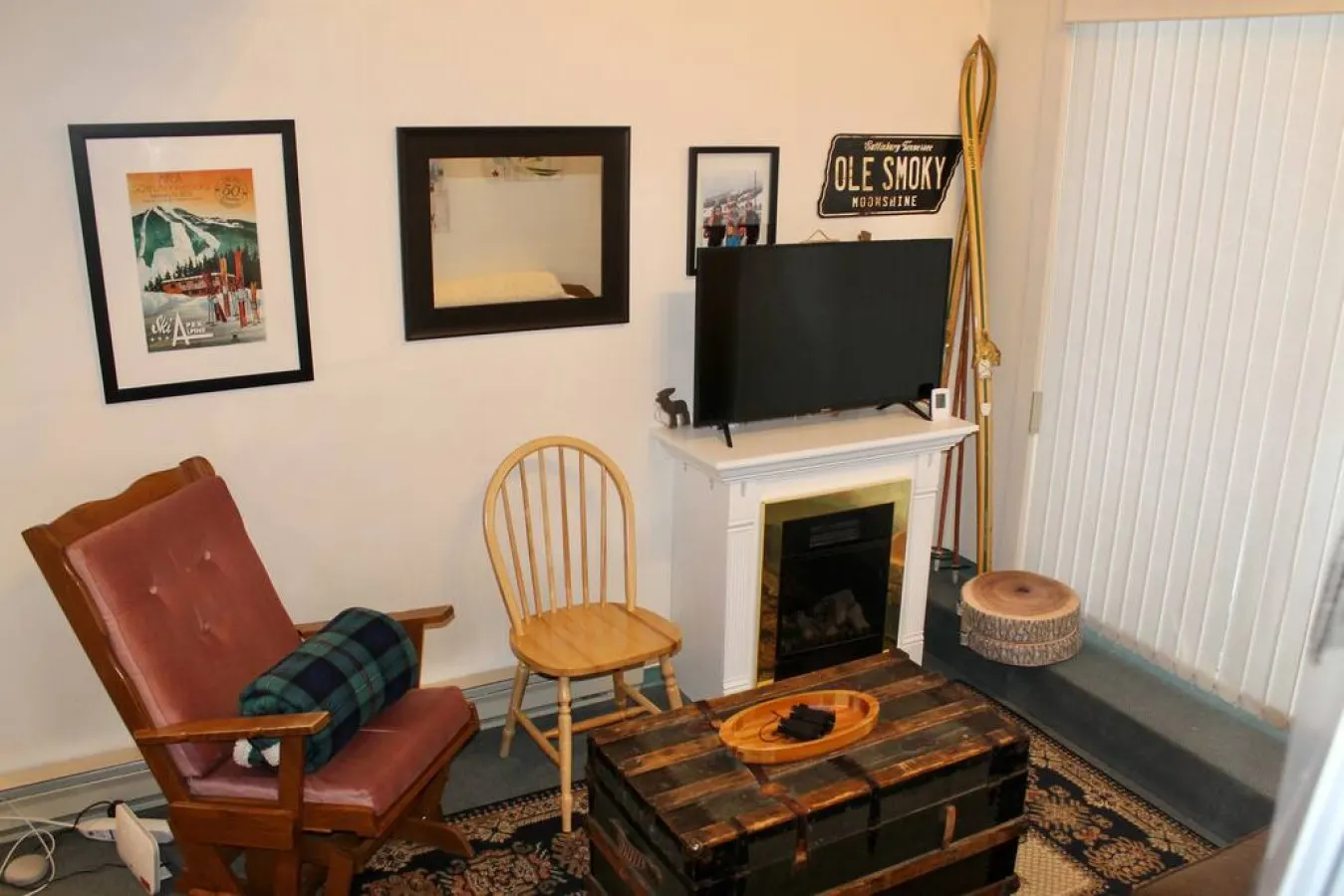 Apex Mountain ~ The Snuggle Inn - BC Reg#PM901892022 12