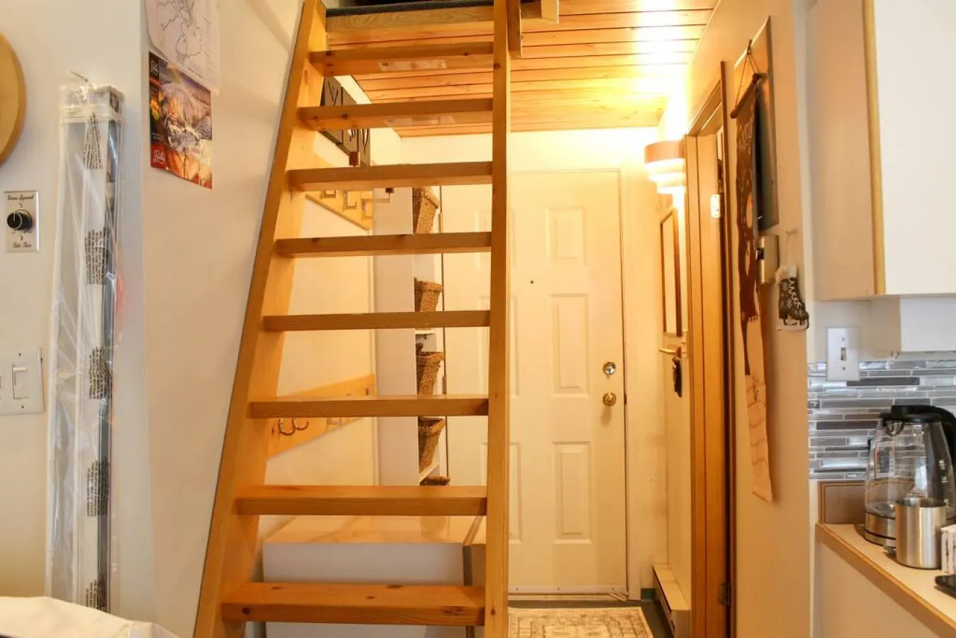 Apex Mountain ~ The Snuggle Inn - BC Reg#PM901892022 16