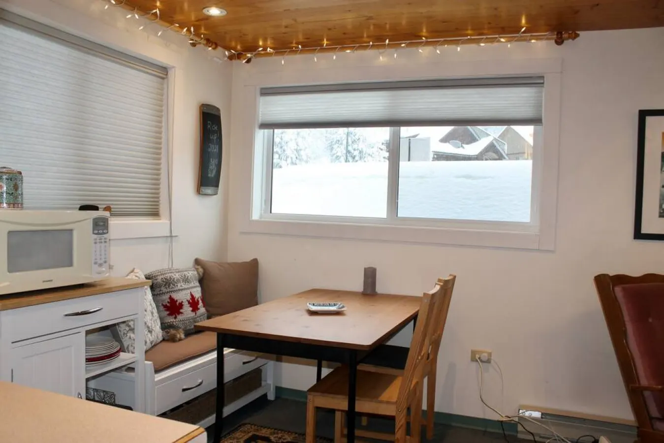Apex Mountain ~ The Snuggle Inn - BC Reg#PM901892022 7