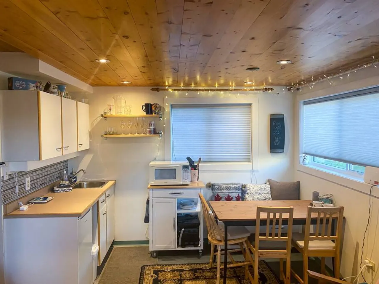 Apex Mountain ~ The Snuggle Inn - BC Reg#PM901892022 8