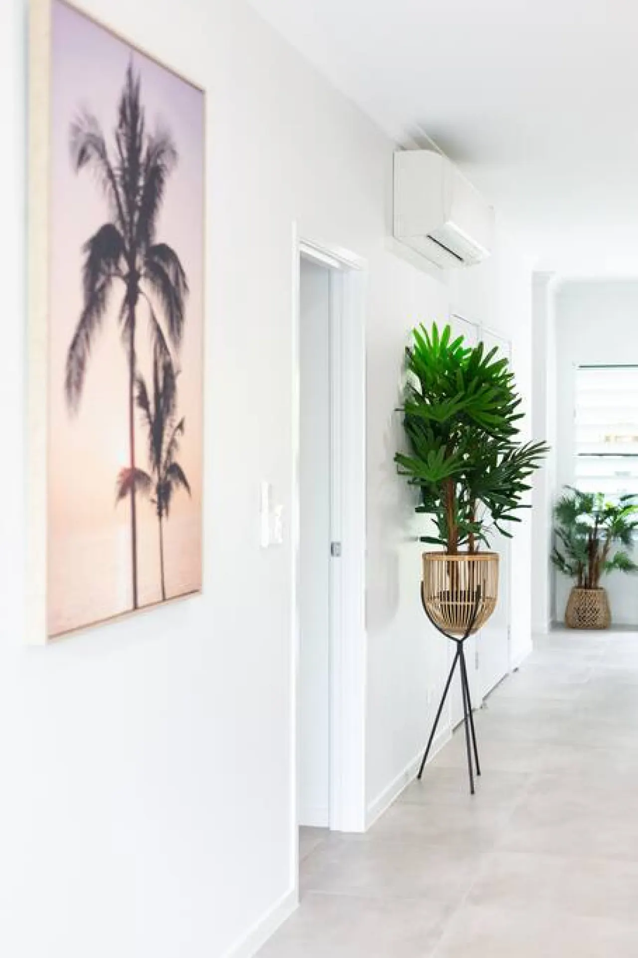 Botanical Gardens Spa Villa - Edge Hill sleeps 9 18