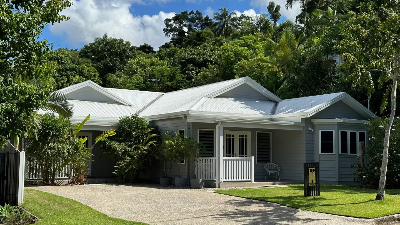 Botanical Gardens Spa Villa - Edge Hill sleeps 9 — foto 4