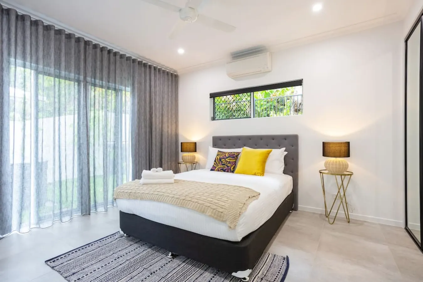 Botanical Gardens Spa Villa - Edge Hill sleeps 9 — foto 5