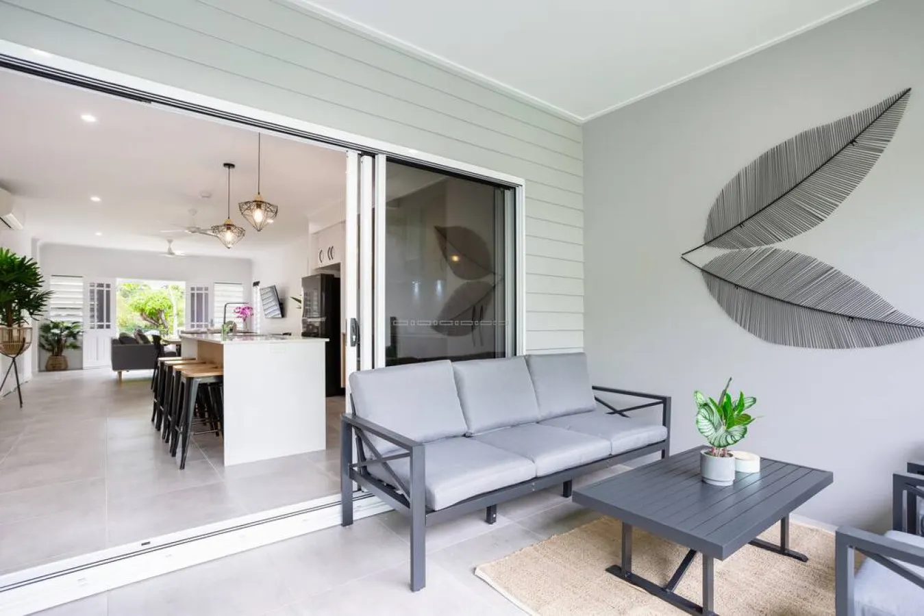 Botanical Gardens Spa Villa - Edge Hill sleeps 9 7