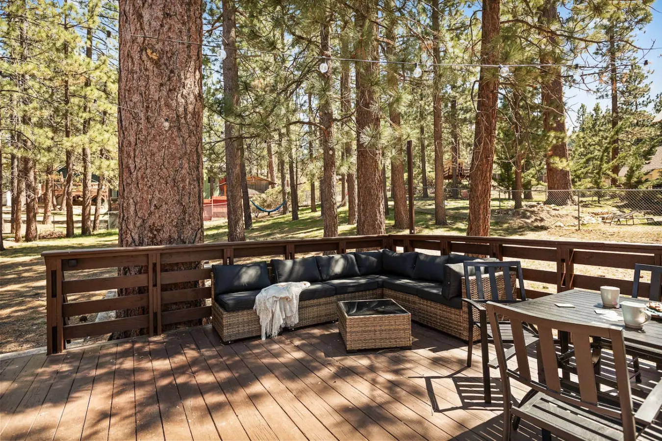 Marin Lodge, Near Slopes w/ Large Backyard, Pets 3