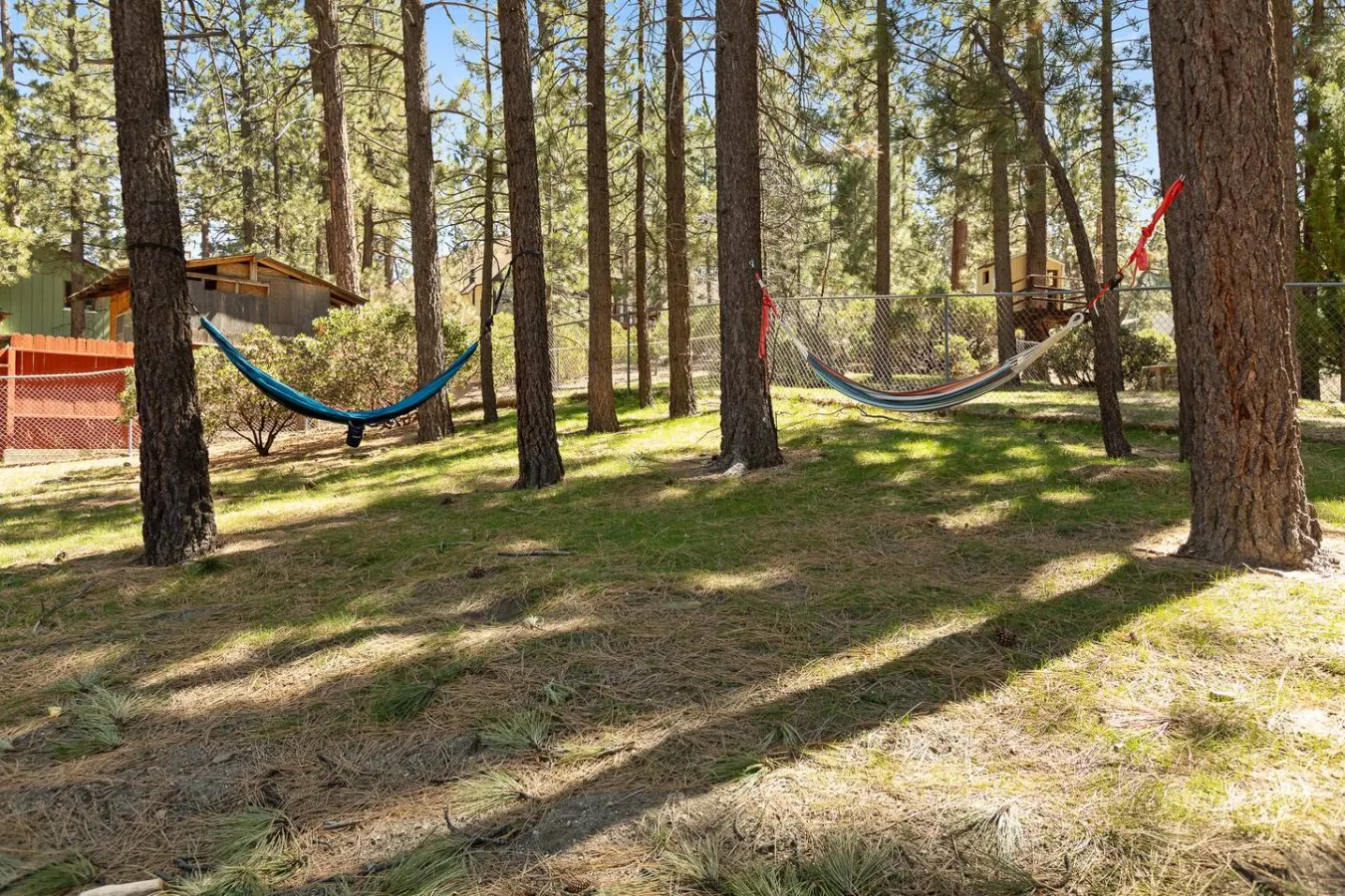 Marin Lodge, Near Slopes w/ Large Backyard, Pets 5