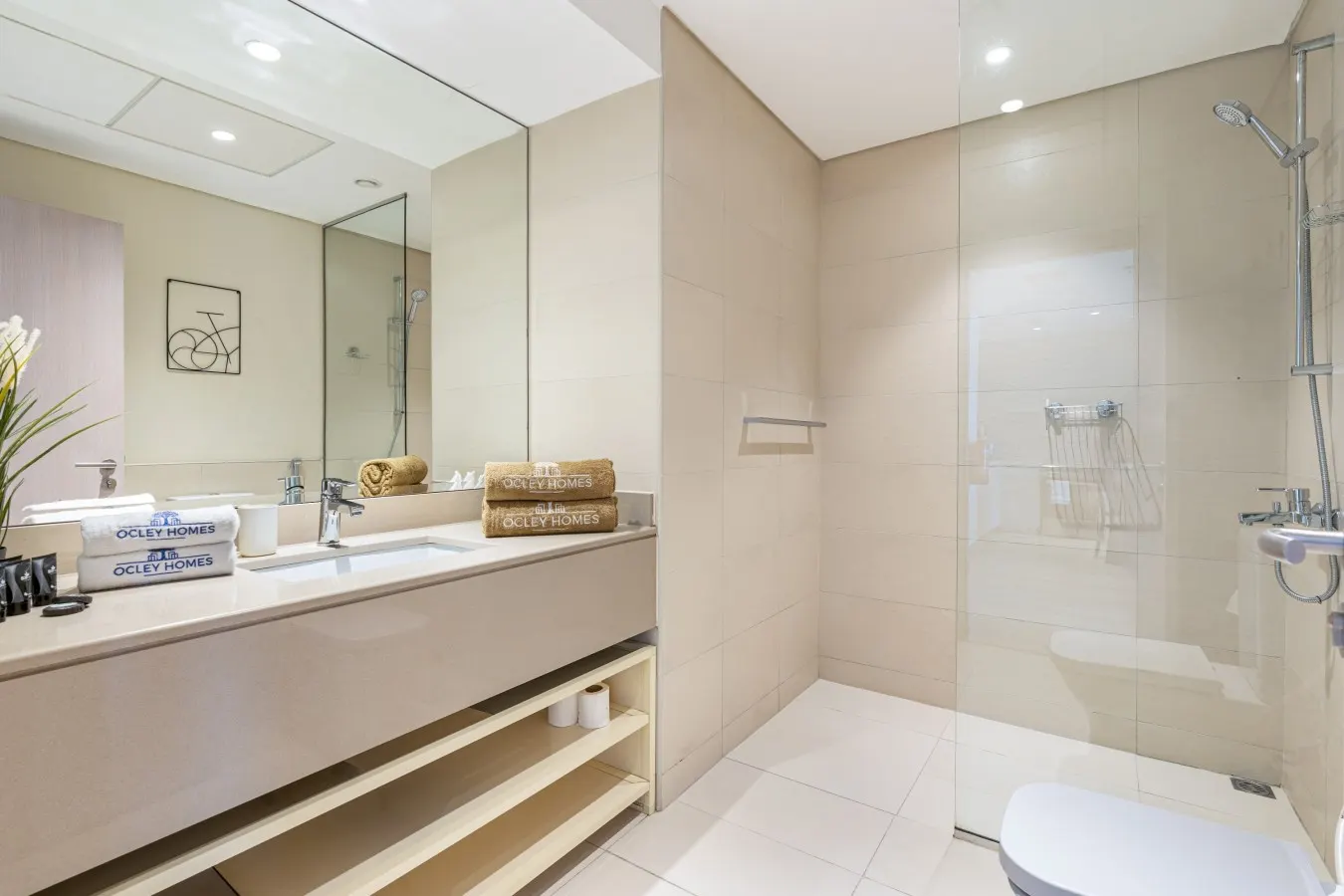 Lavish Home in the Heart of Yas Island 16
