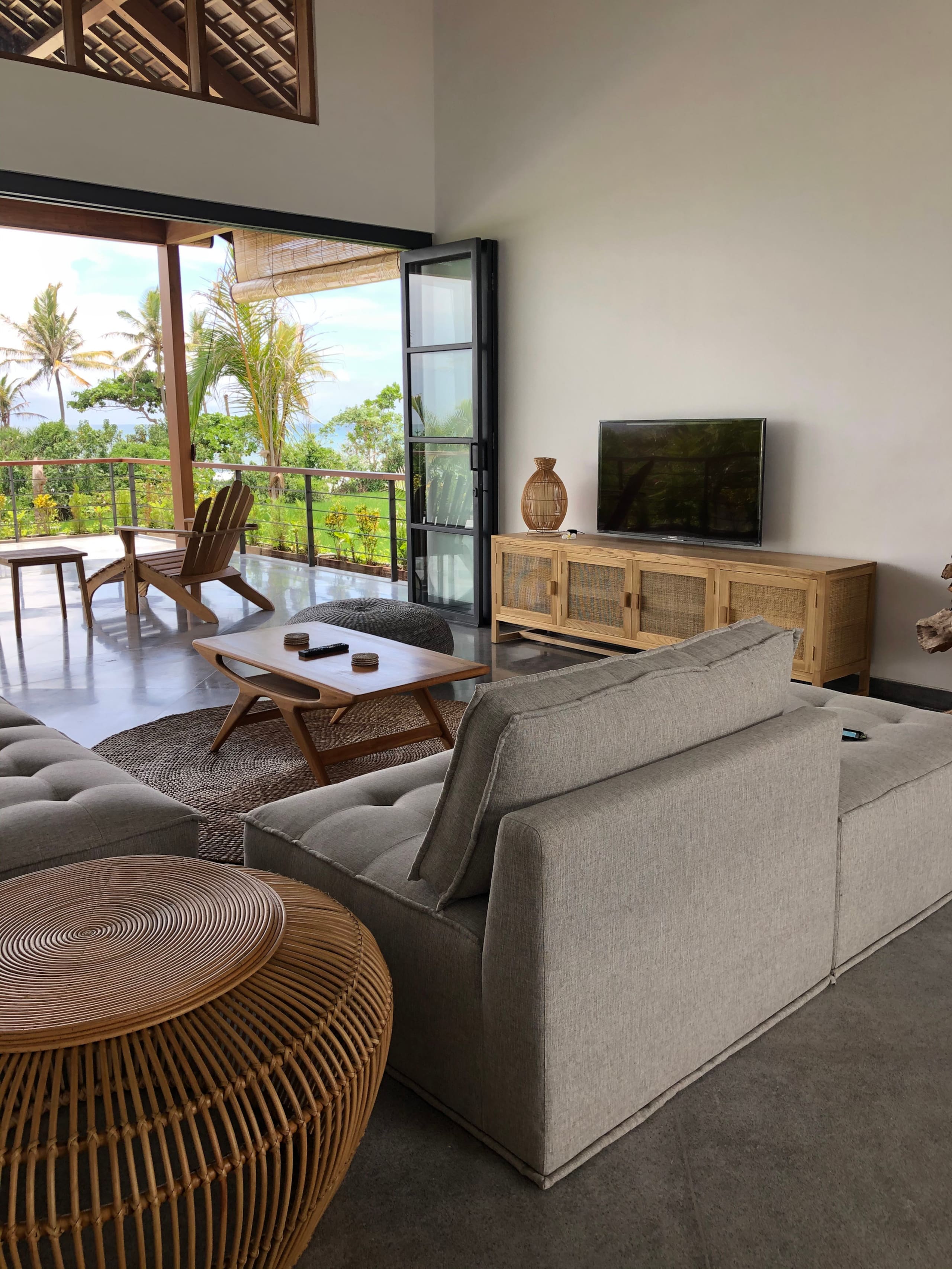 Luxury beachfront Villa Lux Tibubiu, Pasut beach 20