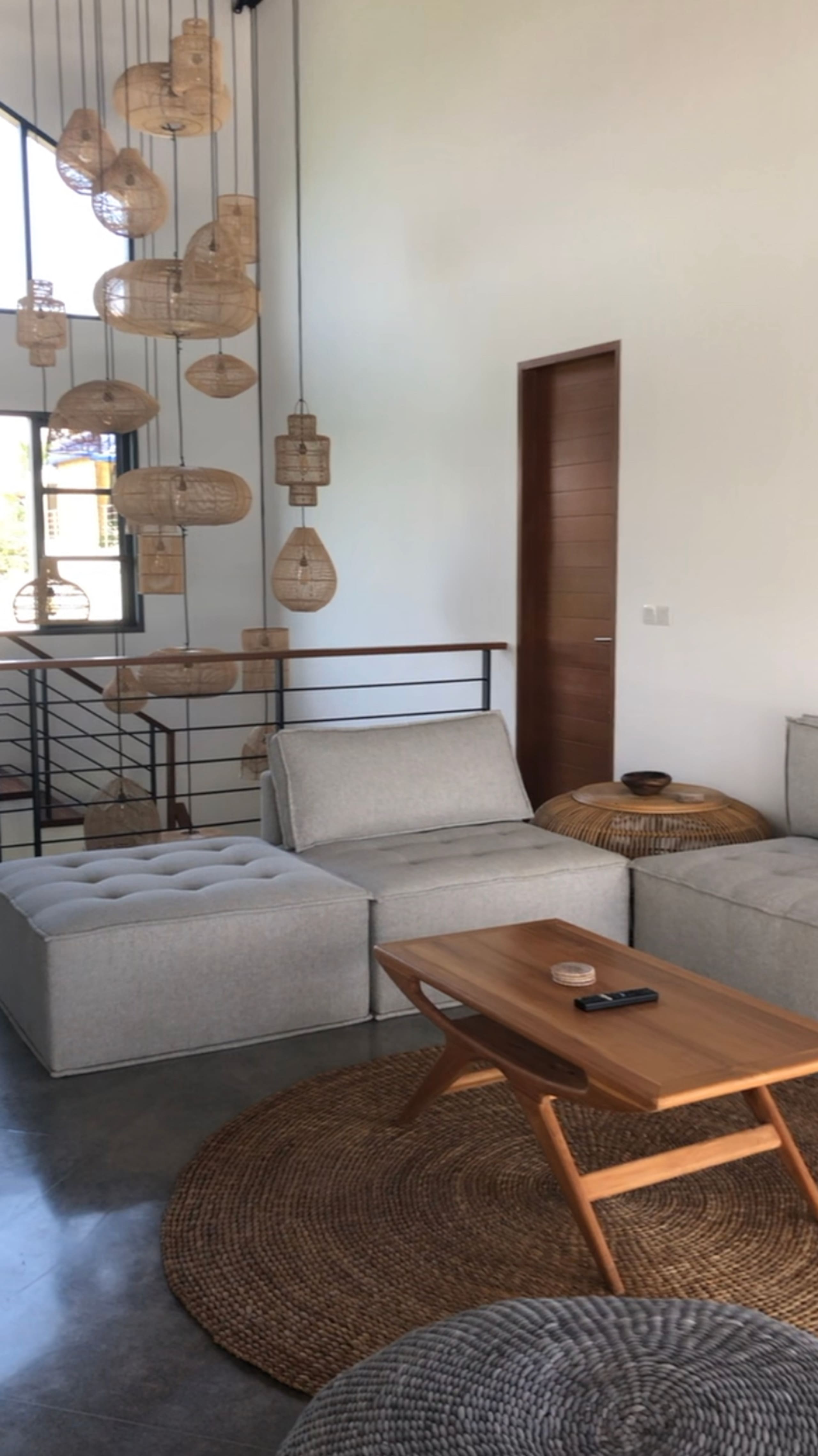 Luxury beachfront Villa Lux Tibubiu, Pasut beach 19