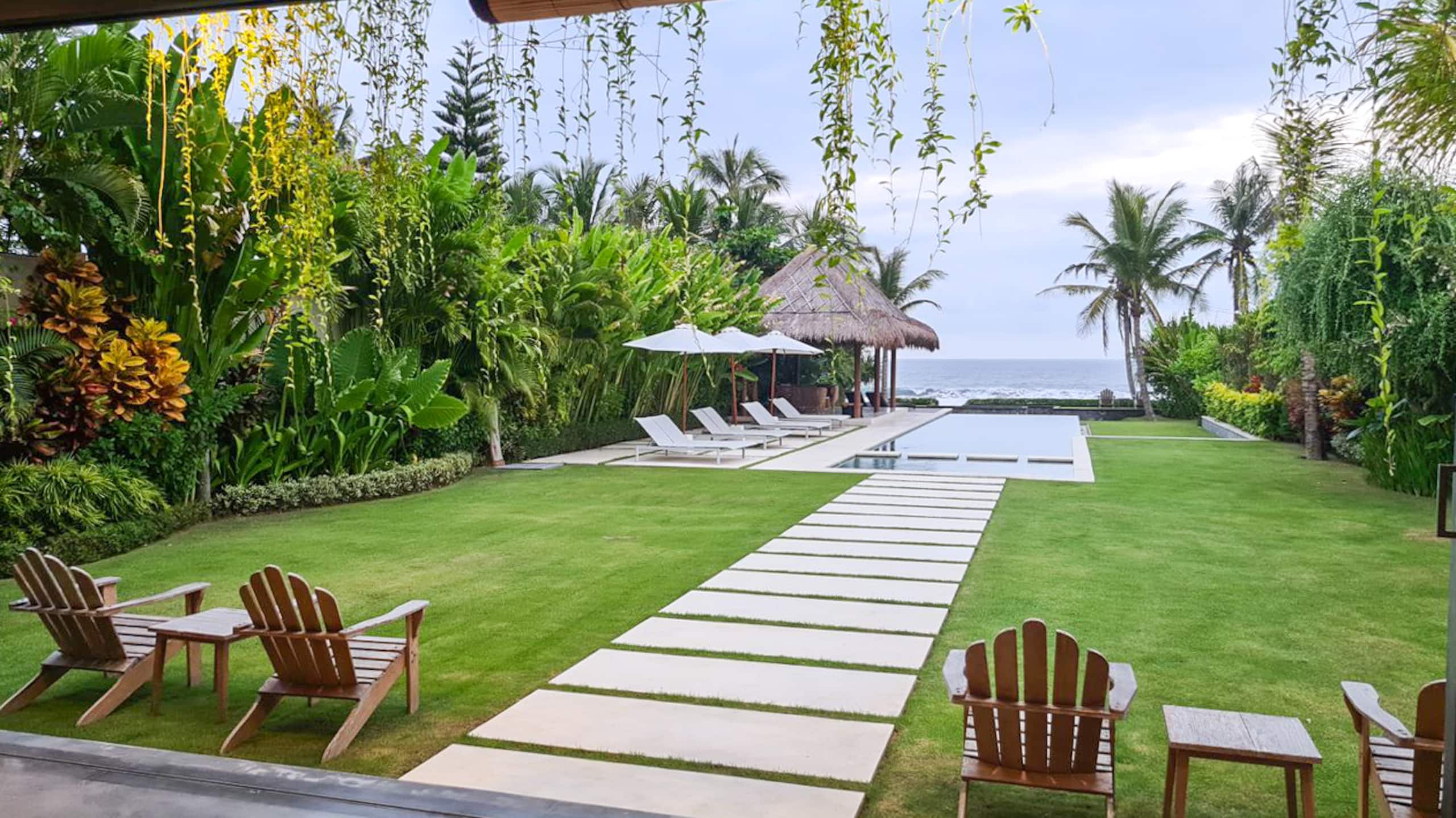 Luxury beachfront Villa Lux Tibubiu, Pasut beach 8
