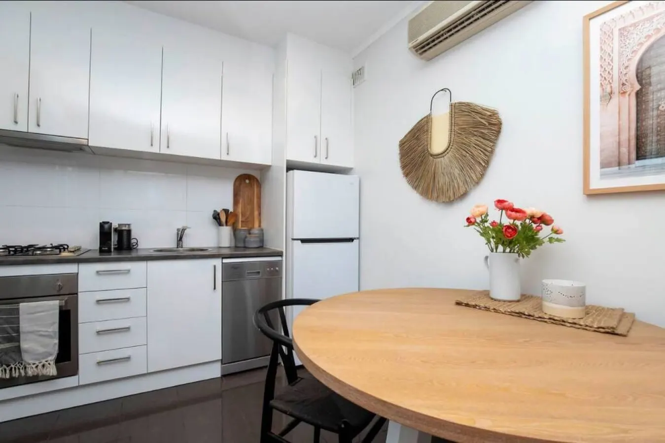 Peach on Sussex—Walkable, Leafy Hideaway near CBD 9