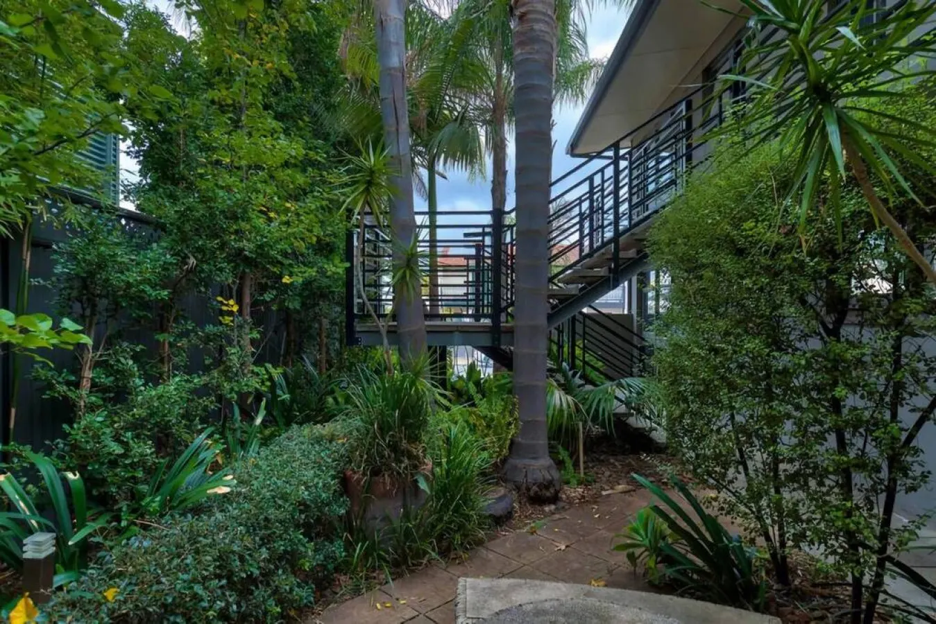 Peach on Sussex—Walkable, Leafy Hideaway near CBD 15