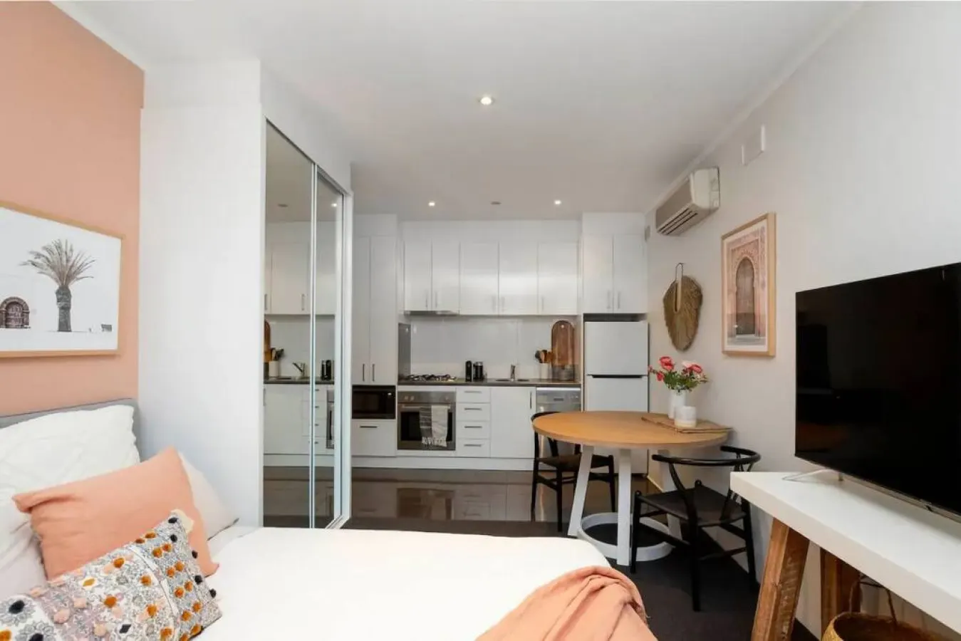 Peach on Sussex—Walkable, Leafy Hideaway near CBD 6