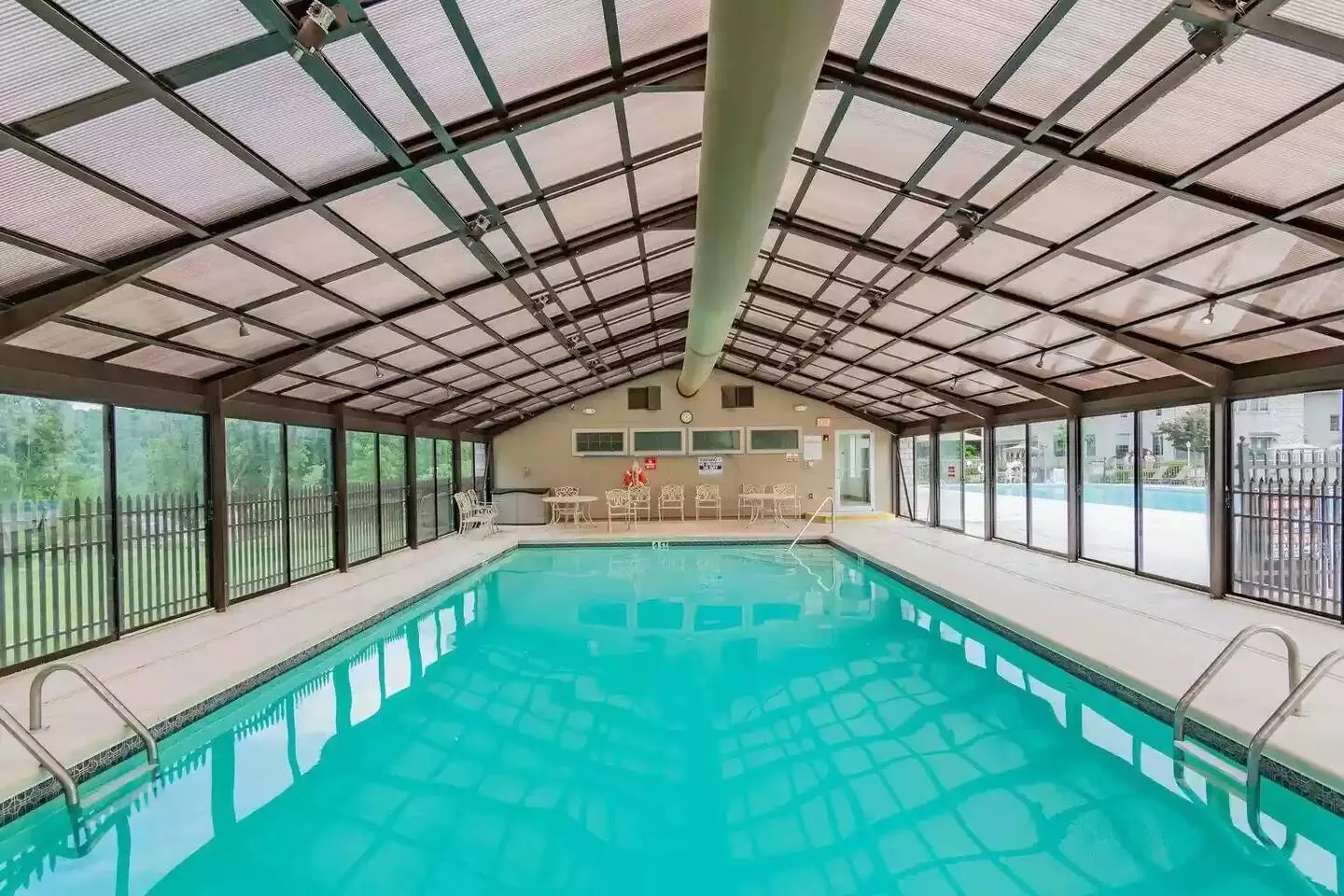 Indoor Pool, Hot Tub, Pt Royale, Lakeside Fishing 10