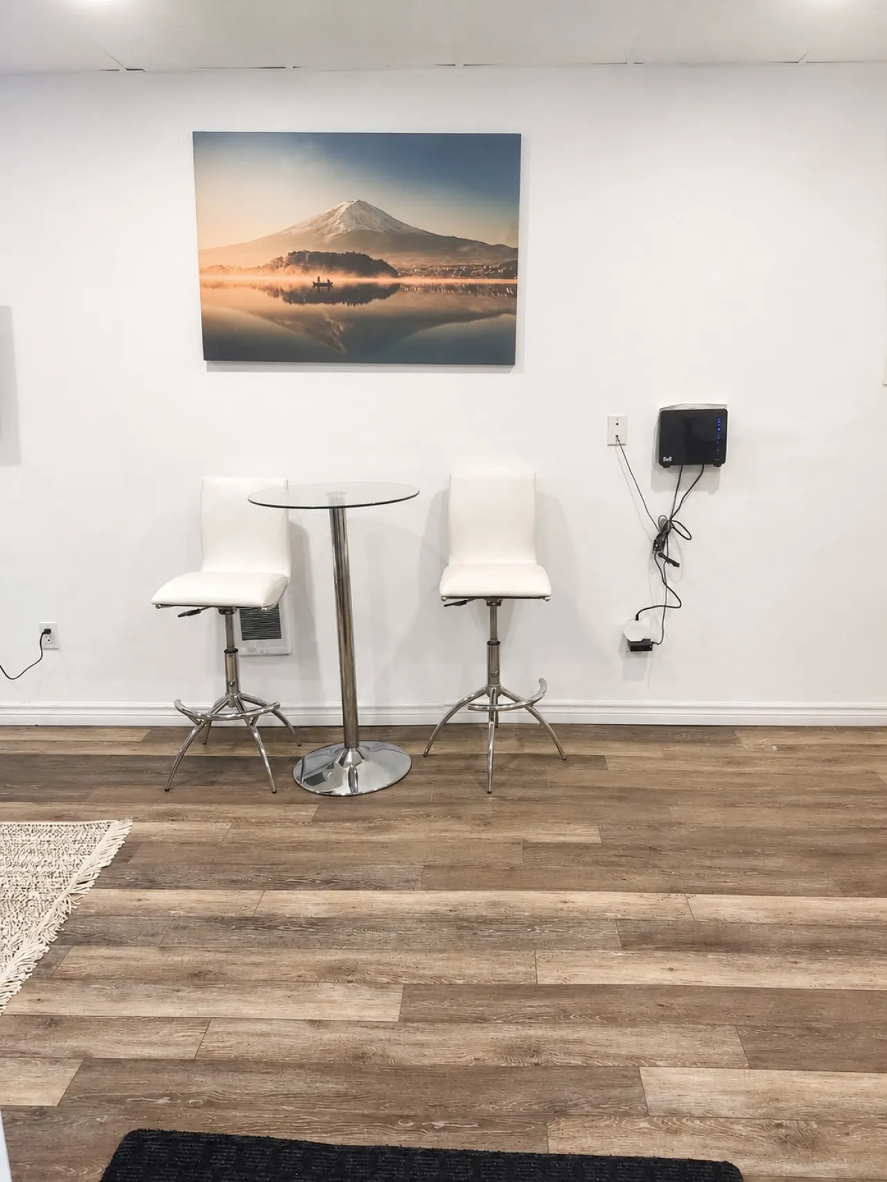 The Napanee Studio| Modern Stay in Dundas — photo 5