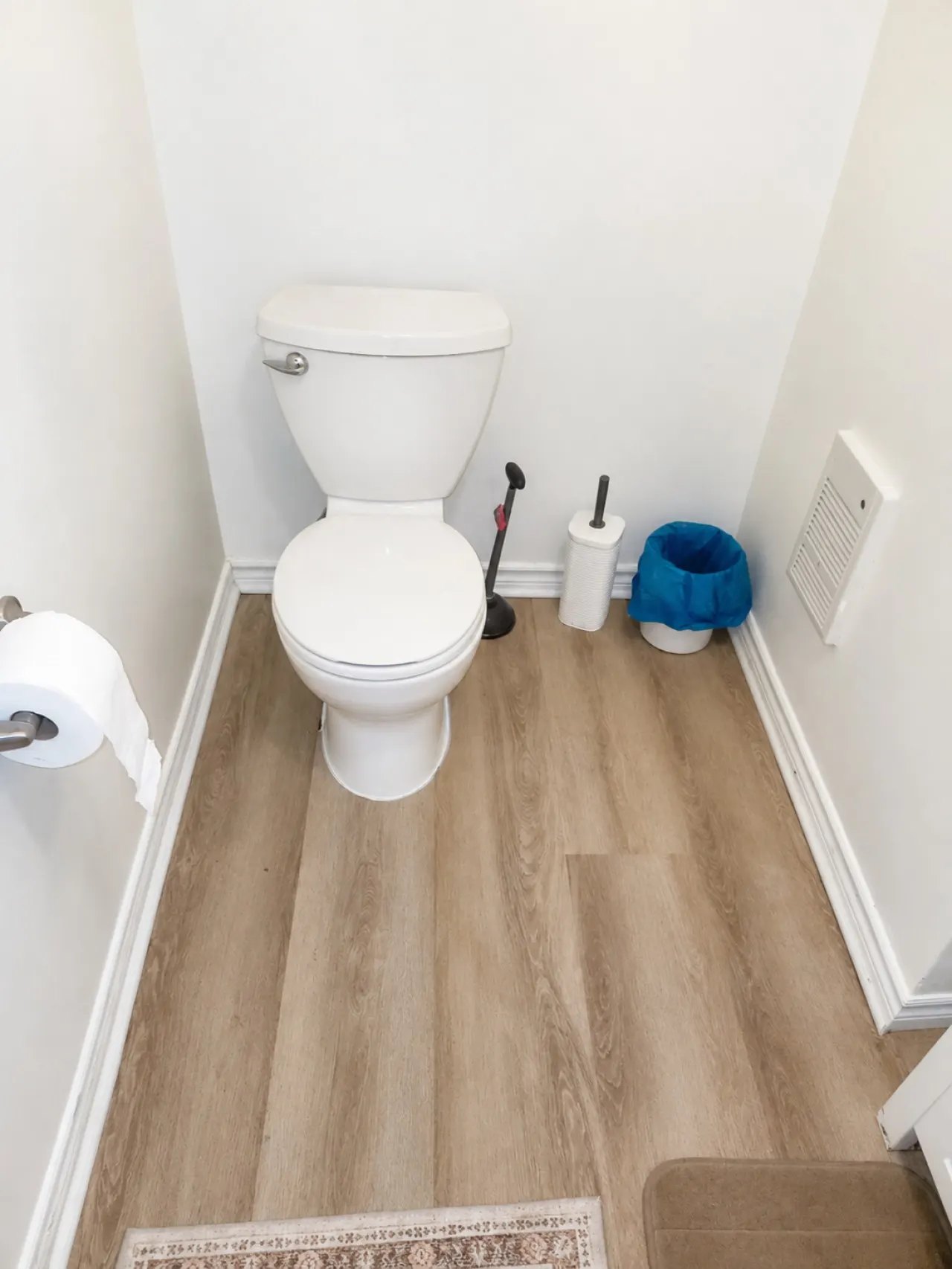 The Napanee Studio Modern Stay in Dundas 7