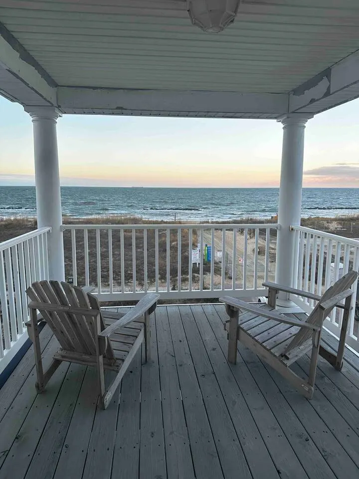 Dog-Friendly Norfolk Beach Retreat for Families 2