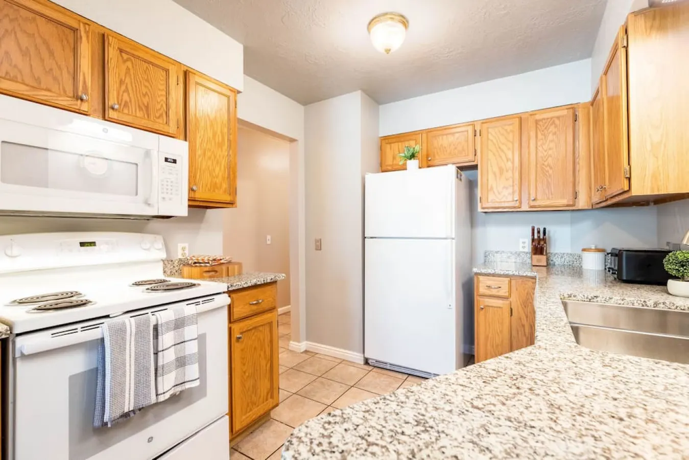 Wasatch Grove 4BR Ski Retreat + Private Hot Tub Sleeps 12 10