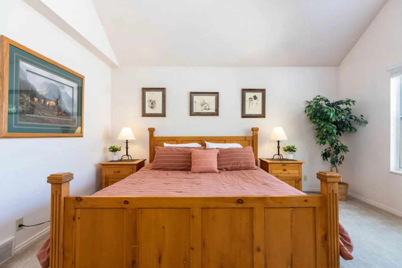 Wasatch Grove 4BR Ski Retreat + Private Hot Tub Sleeps 12 13