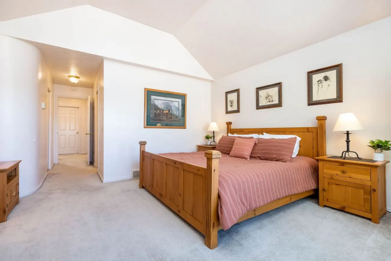 Wasatch Grove 4BR Ski Retreat + Private Hot Tub Sleeps 12 17