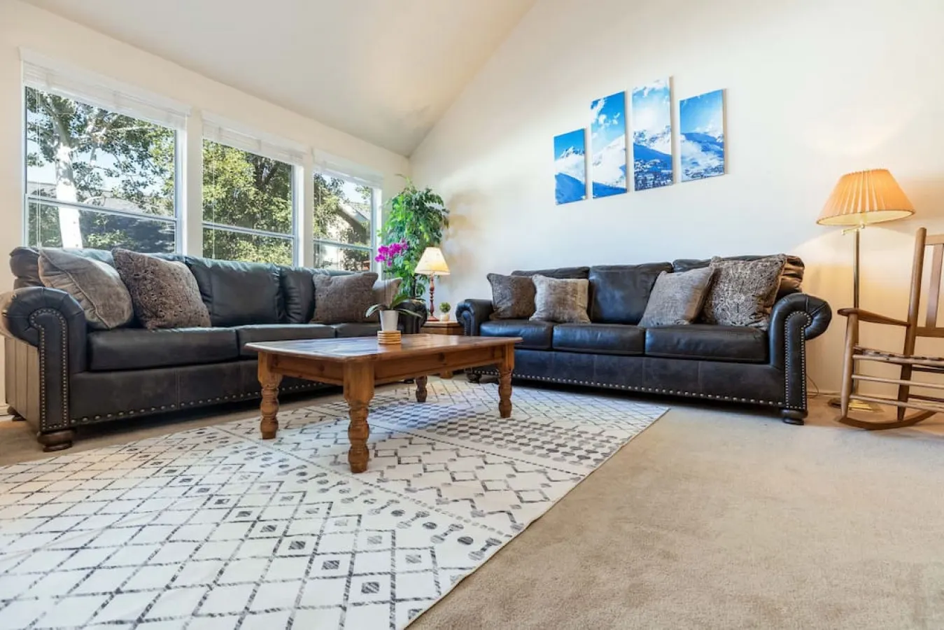 Wasatch Grove | 4BR Ski Retreat + Private Hot Tub | Sleeps 12 — photo 3