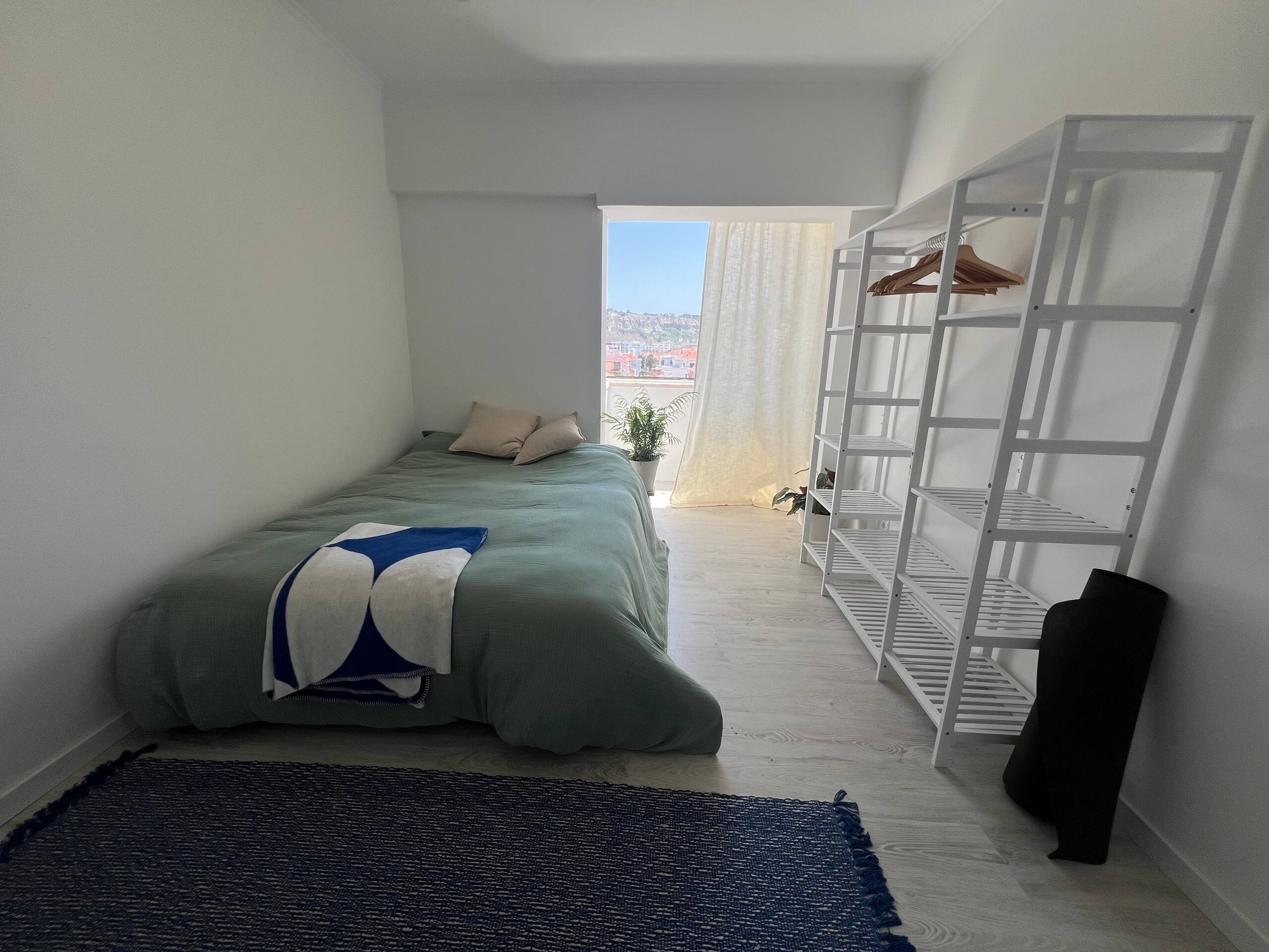 Cozy oceanfront surf penthouse with epic rooftop 20