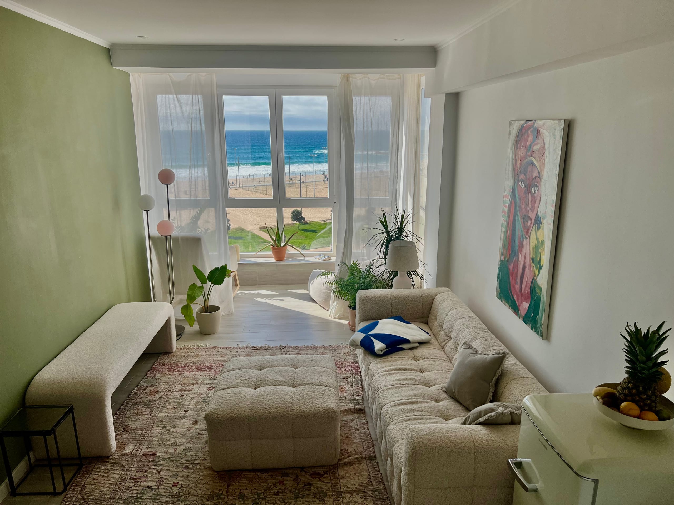 Cozy oceanfront surf penthouse with epic rooftop 1