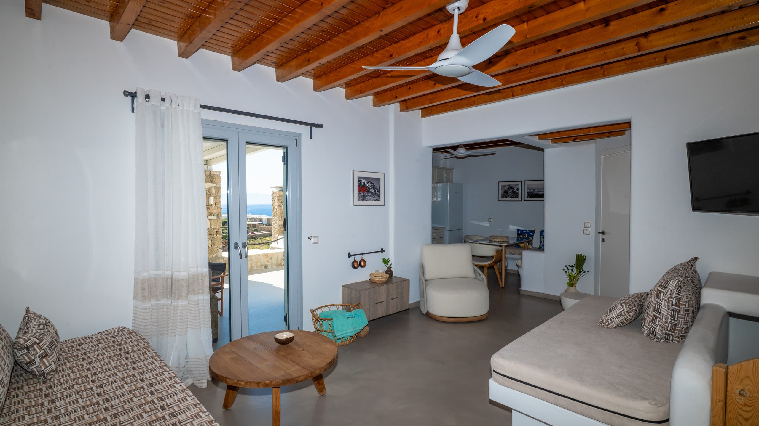Cavo Blue Superior Villa with shared pool — photo 2