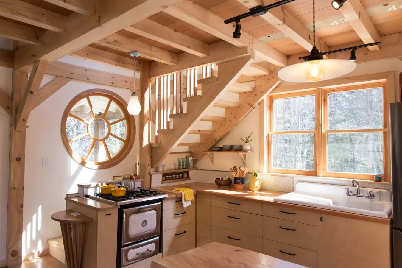 Shackup Cabin— Wood Fired Hot Tub & Near the beach 11
