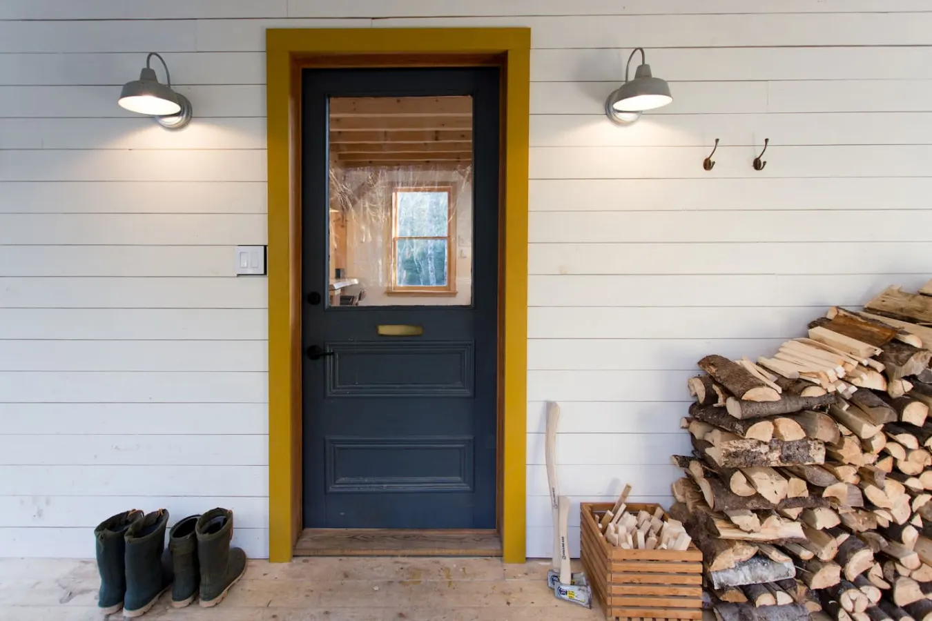 Shackup Cabin— Wood Fired Hot Tub & Near the beach 12