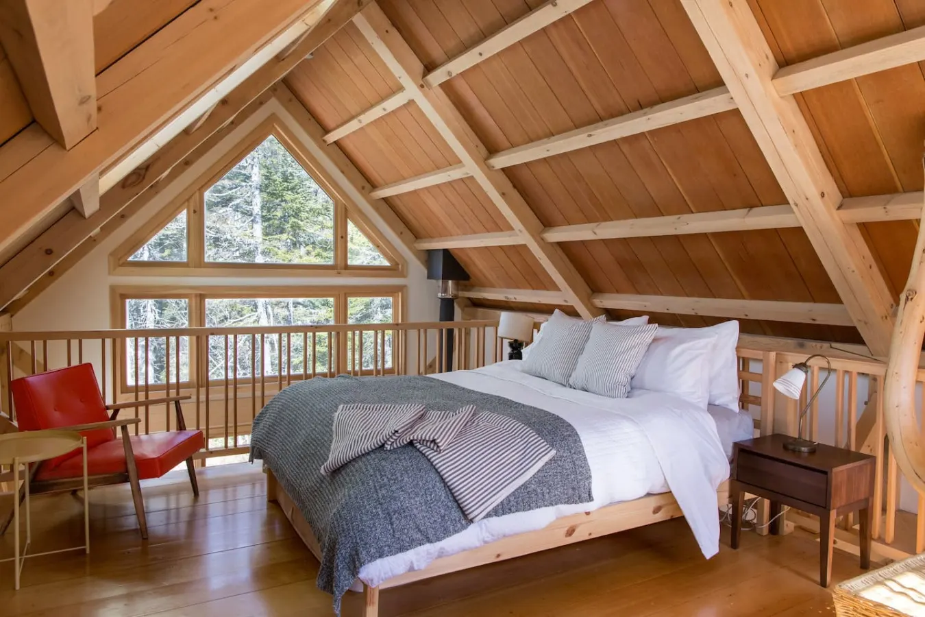 Shackup Cabin— Wood Fired Hot Tub & Near the beach 18