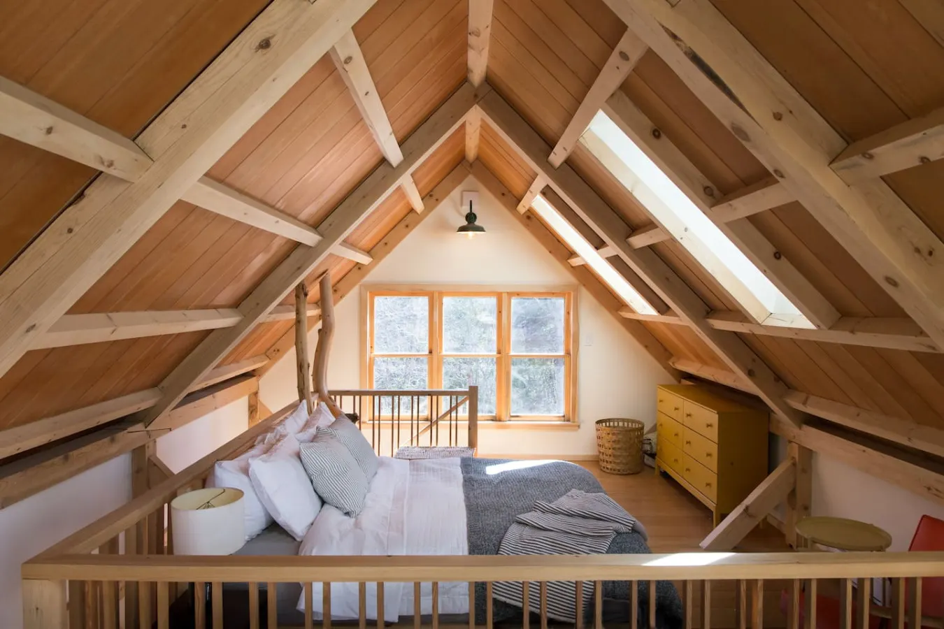 Shackup Cabin— Wood Fired Hot Tub & Near the beach 7