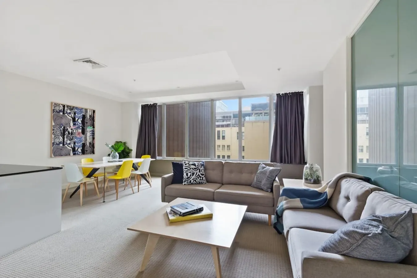 Izzy: 2 Bed, 2 Bath Apartment in CBD