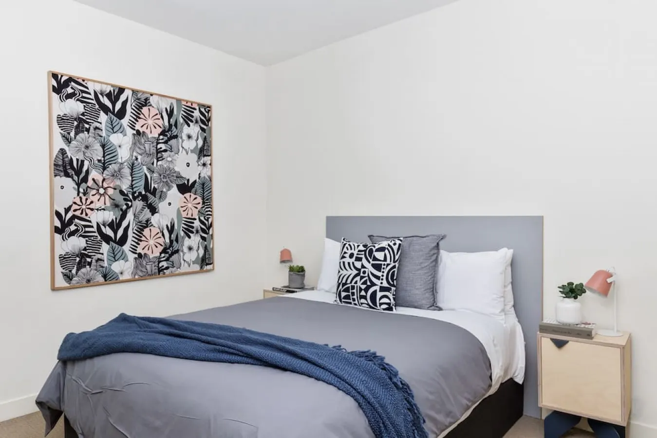 Izzy: 2 Bed, 2 Bath Apartment in CBD 14